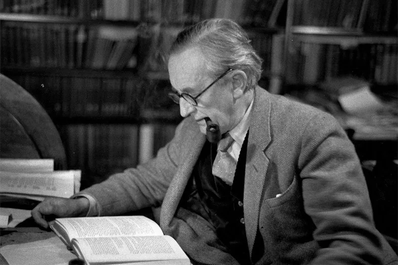 J.R.R. Tolkien: La Pipa y el Tabaco
